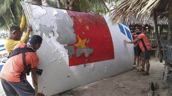 Philippines tố Trung Quốc giành vật thể nổi không xác định trên Biển Đông - Ảnh 1.