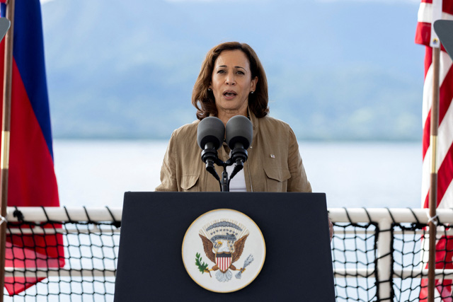 Phó tổng thống Mỹ Kamala Harris: Mỹ sát cánh cùng Philippines chống ức hiếp trên Biển Đông - Ảnh 1.