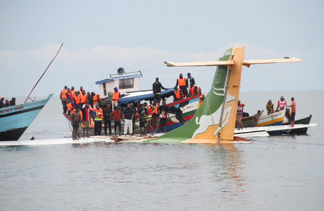 Ba người thiệt mạng trên chuyến bay lao xuống hồ ở Tanzania - Ảnh 1.