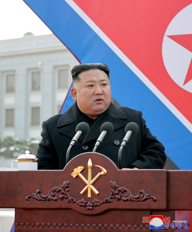 Ông Kim Jong Un gọi Hàn Quốc là kẻ thù, muốn tăng cấp số nhân vũ khí hạt nhân - Ảnh 1.
