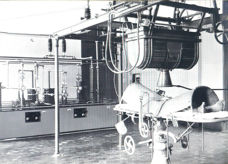 Một trong số thiết bị y tế đầu tiên của Viện Curie Đông Dương - Ảnh tư liệu