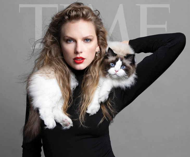 Taylor Swift và chú mèo Benjamin Button trên bìa tạp chí "Time" số đặc biệt - Ảnh: Time