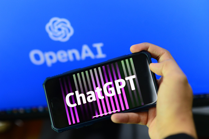Nhiều rủi ro ngày càng lớn theo mức độ người dùng tận dụng tính năng ChatGPT - Ảnh: Q. ĐỊNH