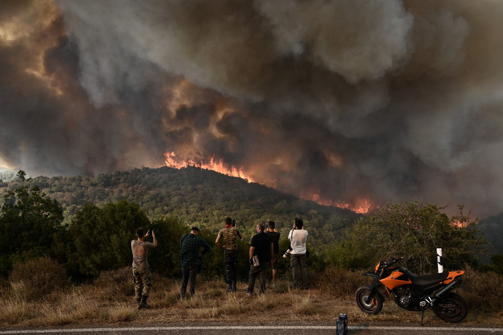 Cháy rừng ở Hy Lạp vào tháng 8-2023 - Ảnh: AFP