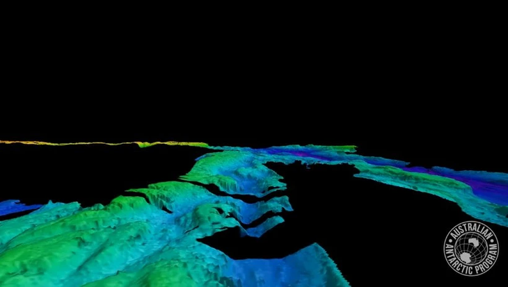 Hẻm núi lớn dưới đáy biển được phát hiện bằng hệ thống sóng âm của tàu phá băng RSV Nuyina - Ảnh: Antarctica Australia
