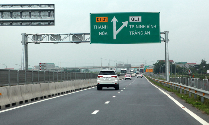 Cao tốc Cao Bồ - Mai Sơn có quy mô 4 làn hạn chế, đang khai thác tốc độ tối đa 80km/h - Ảnh: TUẤN PHÙNG 