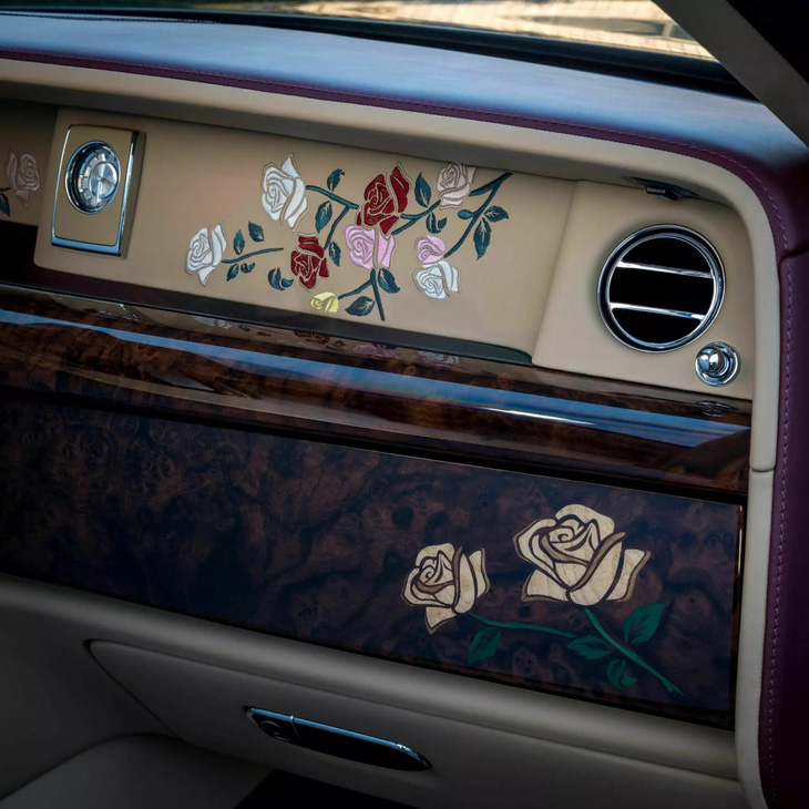 Những tùy chọn trang trí lạ, thậm chí độc bản xuất hiện trên xe Rolls-Royce ngày một nhiều - Ảnh: Rolls-Royce