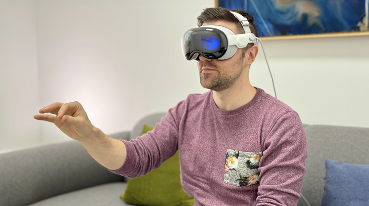 Nhân viên cũ của Apple được cho là đã tiết lộ nhiều thông tin liên quan đến sản phẩm kính thực tế ảo Vision Pro - Ảnh: ROAD TO VR