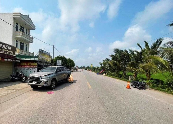 Hiện trường vụ tai nạn tại xã Xuân Ngọc, huyện Xuân Trường, tỉnh Nam Định khiến hai nữ sinh đại học chết thương tâm - Ảnh: TRƯỜNG XUÂN