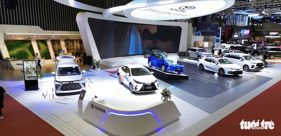 Toyota tung toàn ‘hàng độc’ chào VMS 2022: Veloz Cross lắp ráp, mổ Prius - Ảnh 1.