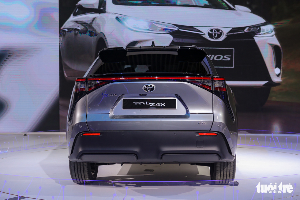 Toyota tung toàn ‘hàng độc’ chào VMS 2022: Veloz Cross lắp ráp, mổ Prius - Ảnh 3.