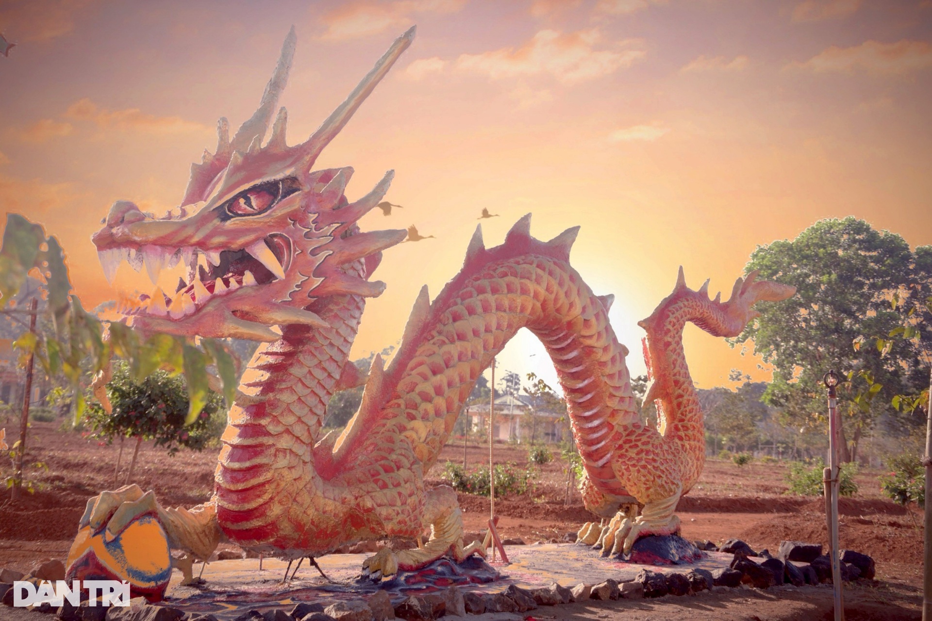 Linh vật rồng gây sốt mạng xã hội ở Đắk Nông - 11