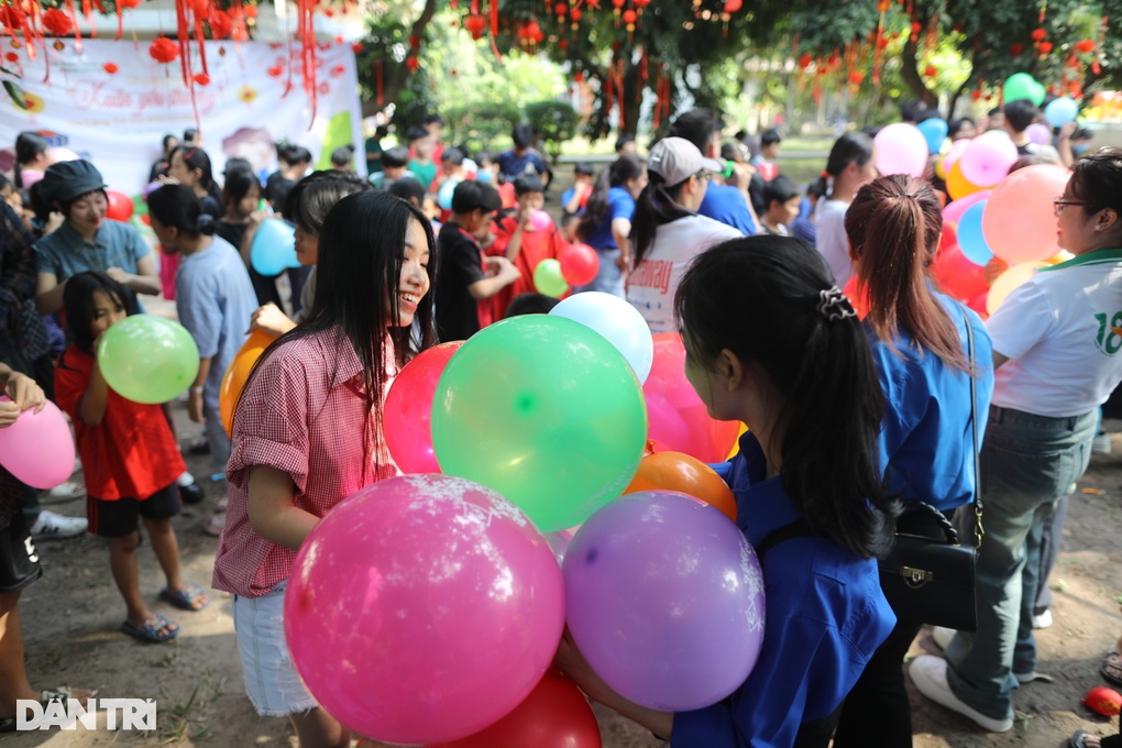 Suni Hạ Linh, Giana và dàn ca sĩ cùng Xuân yêu thương đến Làng trẻ em SOS - 8