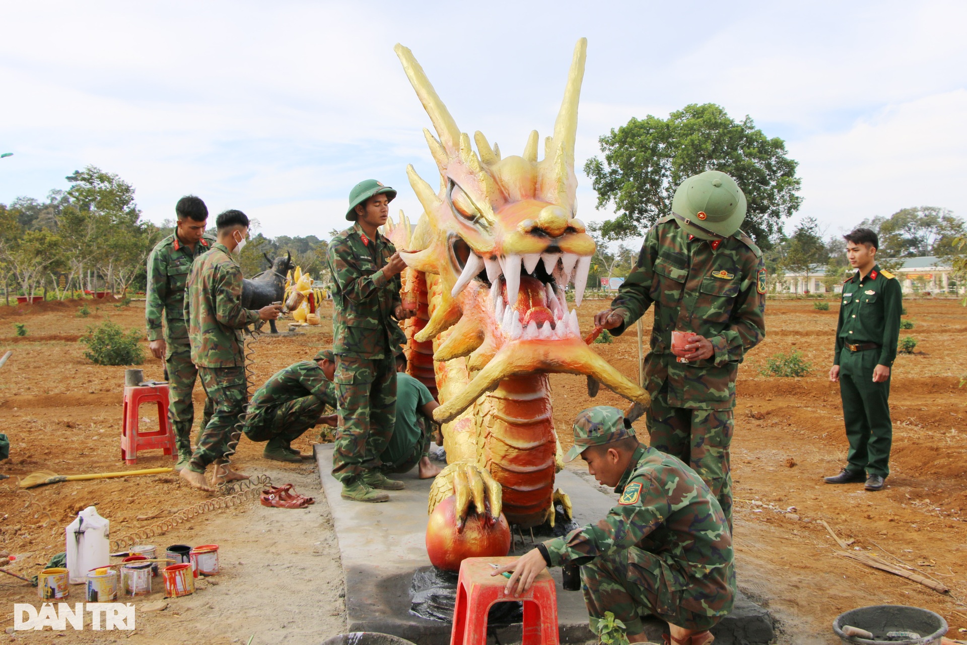 Linh vật rồng gây sốt mạng xã hội ở Đắk Nông - 1