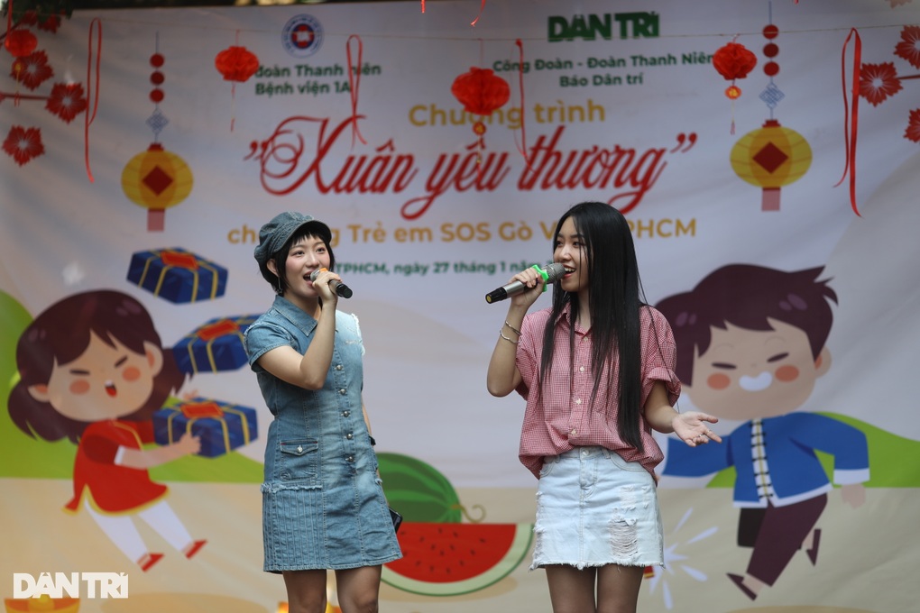 Suni Hạ Linh, Giana và dàn ca sĩ cùng Xuân yêu thương đến Làng trẻ em SOS - 9