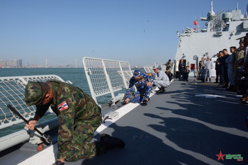 Hải quân Việt Nam và các nước tìm hiểu thực tế tàu Hải quân Trung Quốc