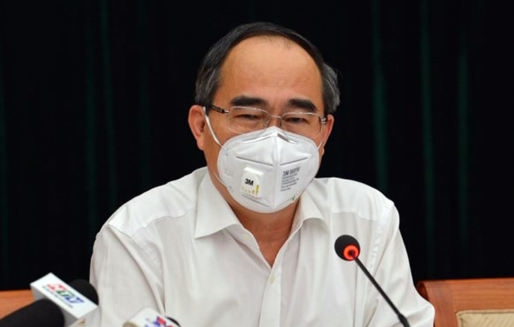 Ông Nguyễn Thiện Nhân phát biểu tại cuộc họp Ban chỉ đạo phòng chống Covid-19. Ảnh: Trung tâm báo chí TP HCM.