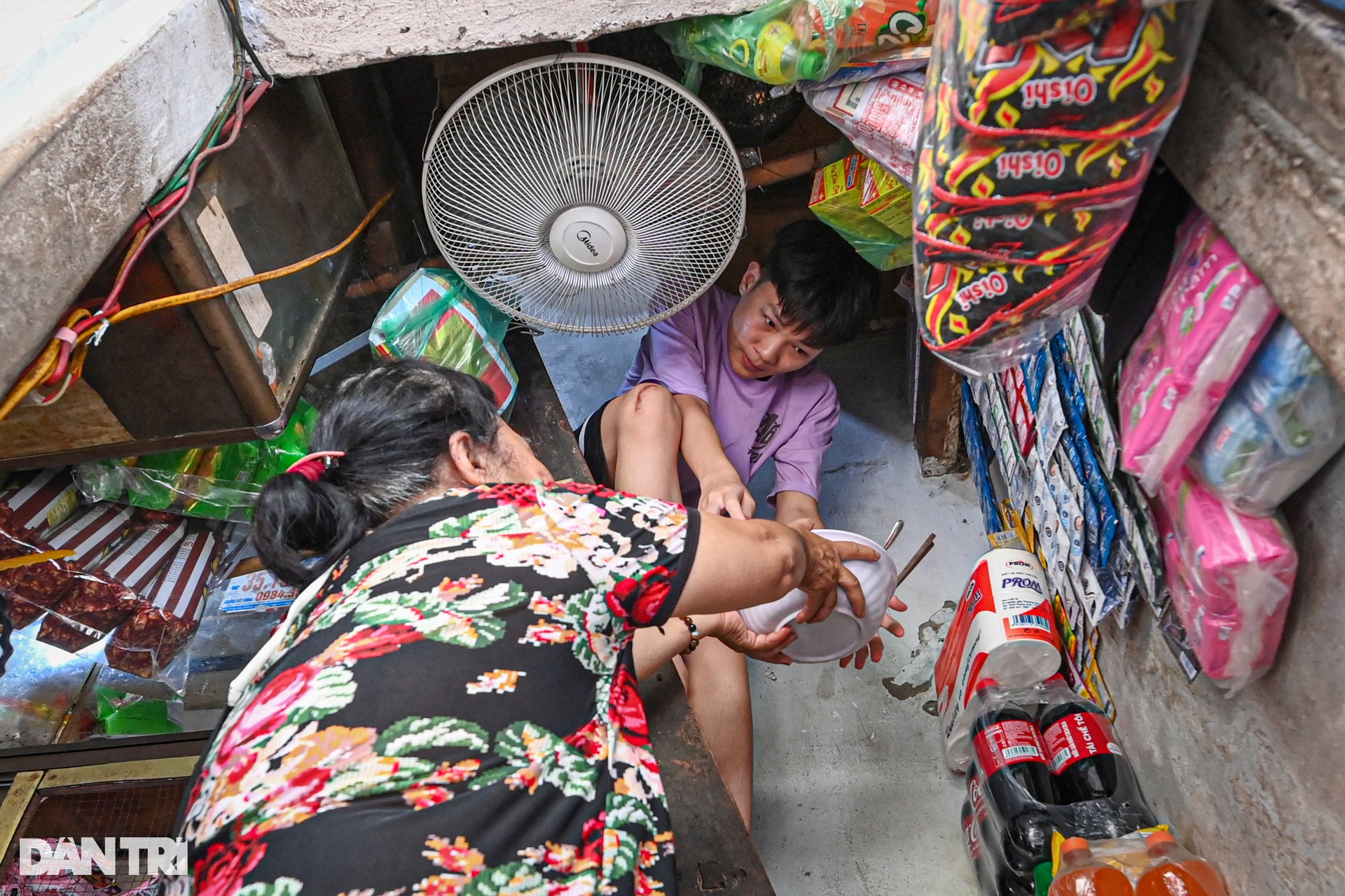 Tết lạc quan trong căn nhà 6m2 ở Hà Nội nơi ba thế hệ sinh sống - 5