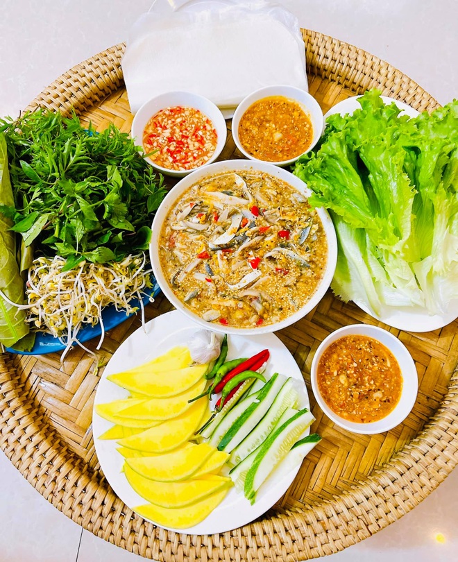 Đặc sản cá trích ăn tươi nuốt sống nổi tiếng ở Đà Nẵng - 8