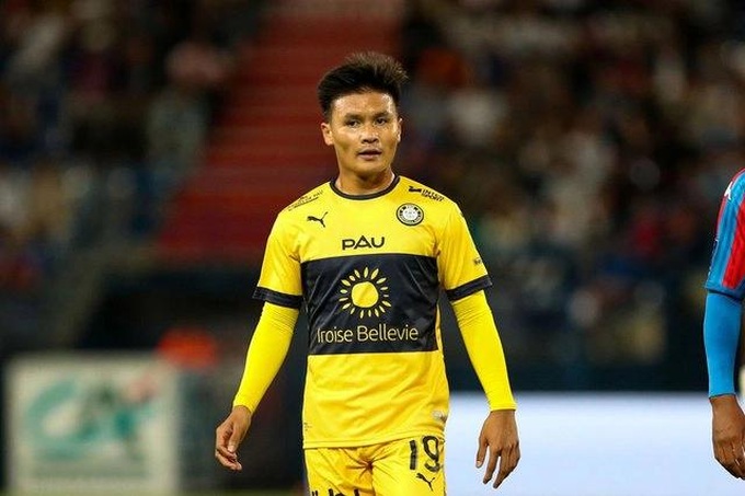 Quang Hải dần trở thành người thừa ở Pau FC - 1