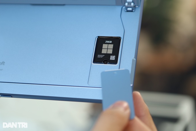 Cận cảnh Surface Pro 9 tại Việt Nam, giá gần 30 triệu đồng - 9