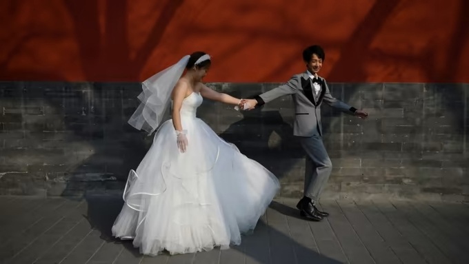 Trung Quốc đối mặt với khủng hoảng kết hôn - 1