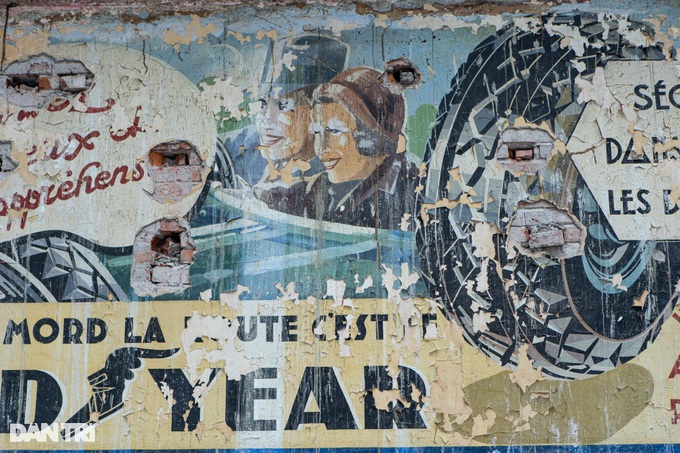Xôn xao bức tường quảng cáo tiếng Pháp lộ diện sau hàng chục năm ở Hà Nội - 2