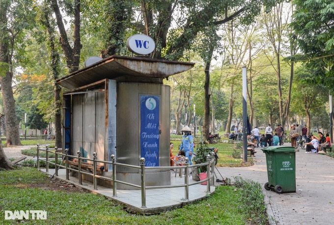 Trải nghiệm nhà vệ sinh công cộng ở Hà Nội - 1