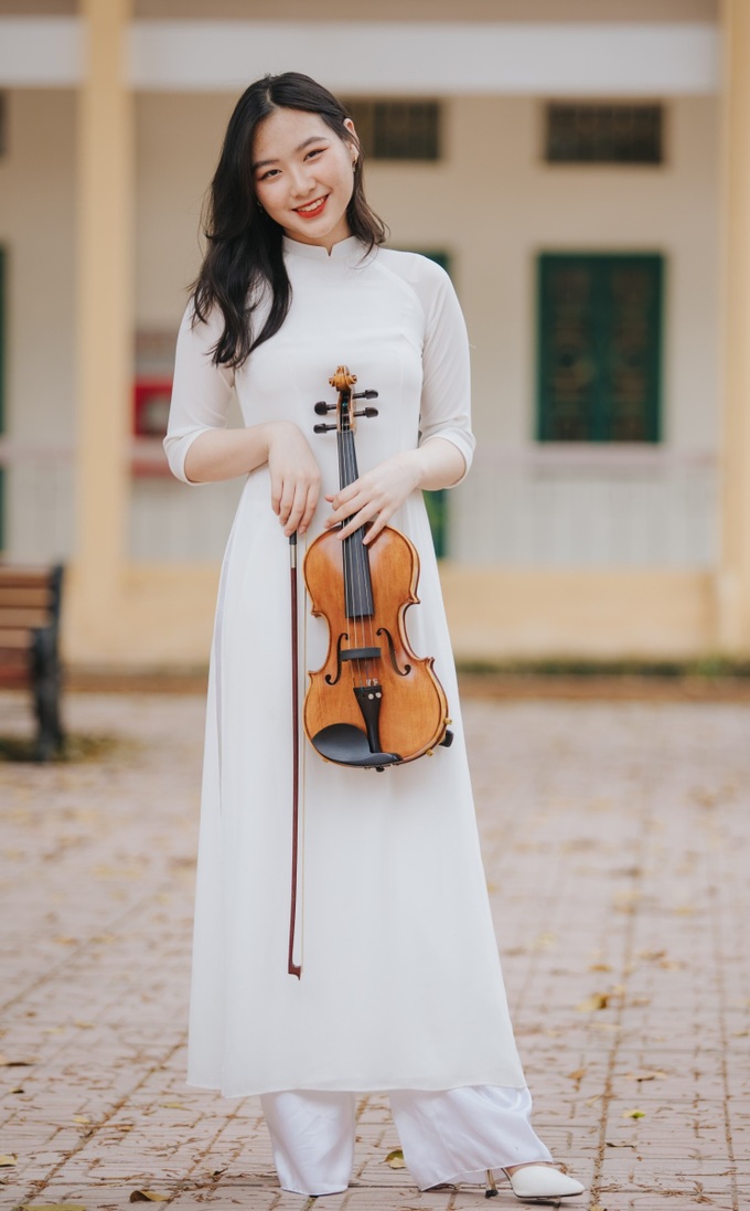 Nữ sinh Học viện Ngoại giao thành thạo tiếng Anh nhờ đam mê đàn violin - 4