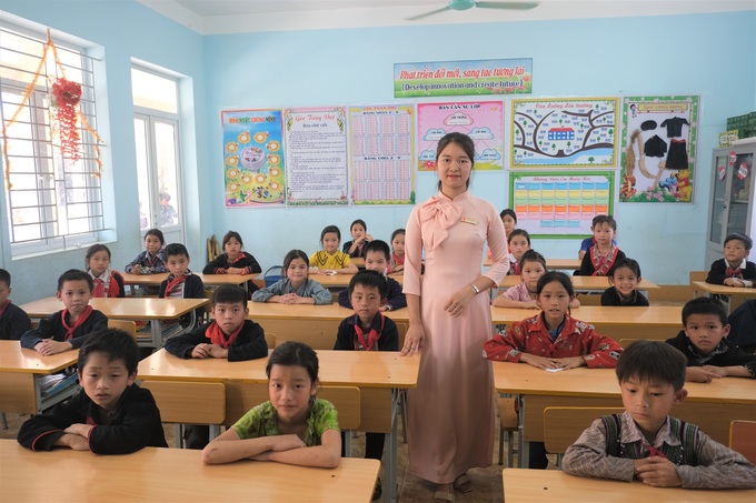 Cô giáo 9X chấp nhận yêu xa, vượt 60km dạy chữ cho học sinh Hà Giang - 1
