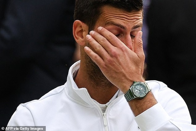 Djokovic lập kỷ lục buồn ở Grand Slam, đập nát vợt khi thua Alcaraz - 3