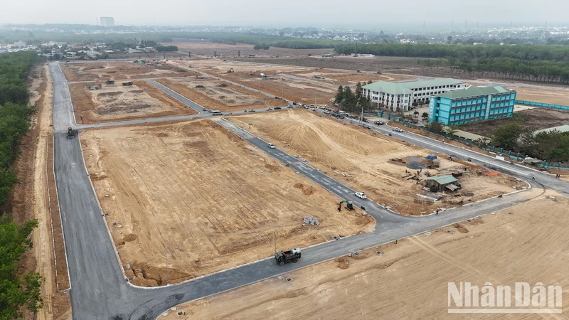 Khu tái định cư Long Đức đang được xây dựng để phục vụ dự án cao tốc Biên Hòa - Vũng Tàu.