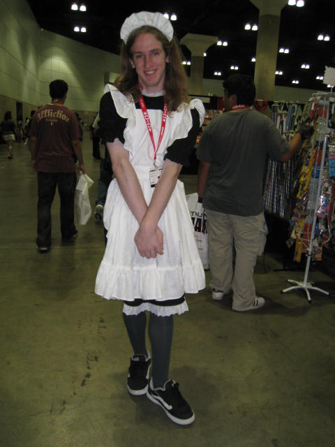 male_maid_cosplayer_by_chinesedragonkeeper_d24gqcs-fullview.jpg
