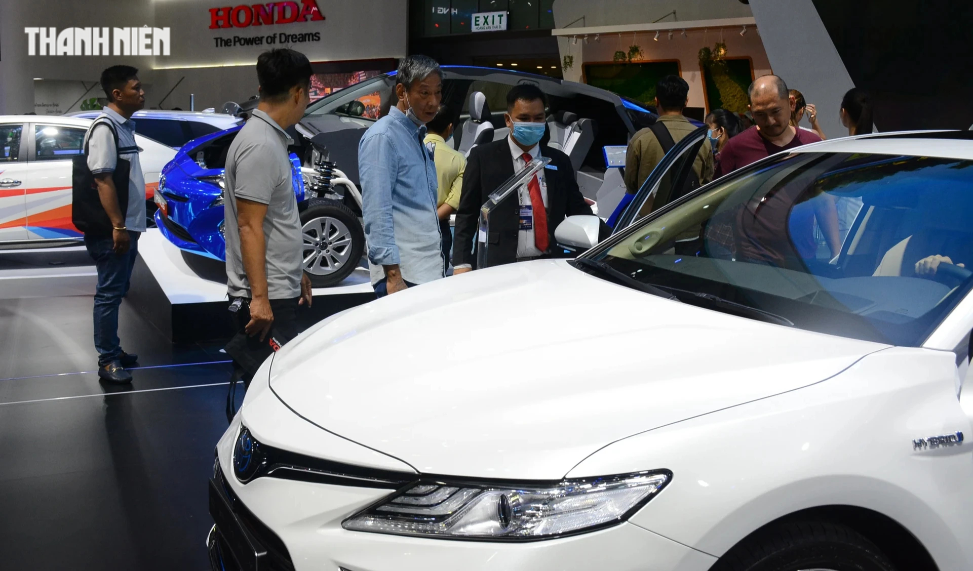 Lượng tiêu thụ dòng xe sedan tại Việt Nam sụt giảm, nguy cơ bị MPV vượt mặt - Ảnh 1.