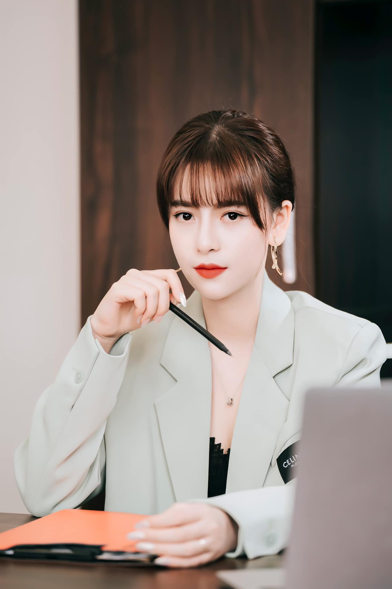 'Hot girl online' Nguyễn Hoàng Mai Ly giàu cỡ nào?- Ảnh 1.