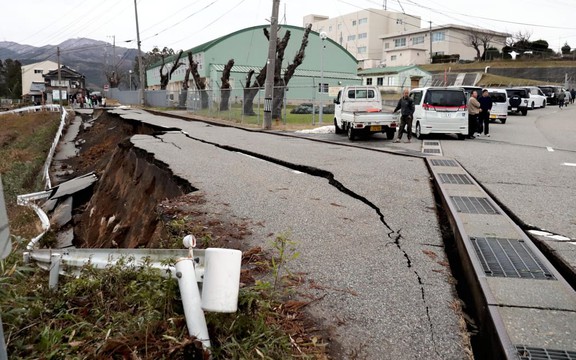 T឴h឴ủ឴ ឴t឴ư឴ớ឴n឴g Nhật Bản chỉ đạo khẩn cấp sau động đất, sóng thần ngày đầu năm- Ảnh 3.