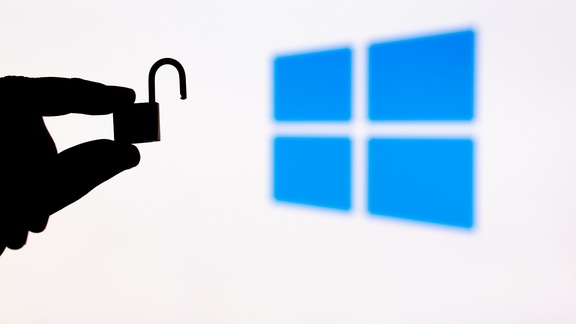 Sau 6 tháng Microsoft mới vá lỗ hổng nghiêm trọng trên Windows- Ảnh 1.