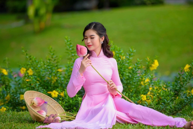 Nhan sắc nữ sinh Y khoa thạo 5 thứ tiếng, ăn chay trường thi Miss World Vietnam - Ảnh 2.