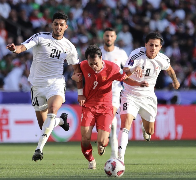 Bảng xếp hạng Asian Cup hôm nay (24.1): Đội tuyển Việt Nam trắng tay và bài học quý- Ảnh 2.