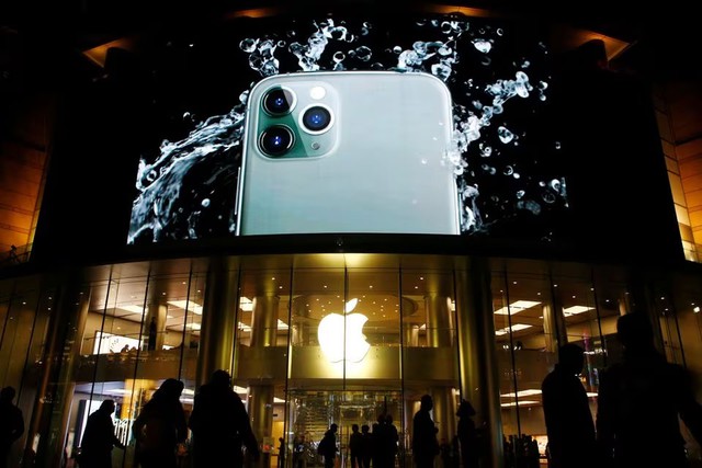Doanh số iPhone giảm 30% tại Trung Quốc- Ảnh 1.