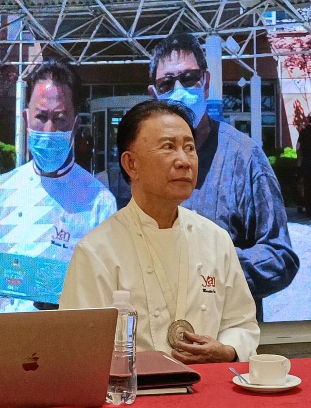 Vua bếp 'Yan Can Cook' trở lại Việt Nam, tiết lộ cuộc sống ở tuổi U.80- Ảnh 1.