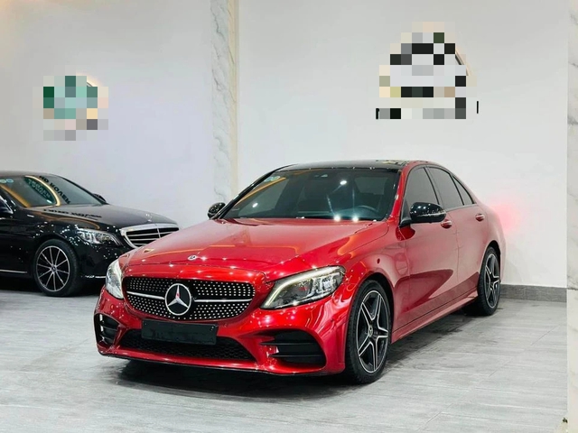 Giới kinh doanh xe cũ 'lao đao' vì ô tô Mercedes giảm giá hơn 700 triệu đồng- Ảnh 1.