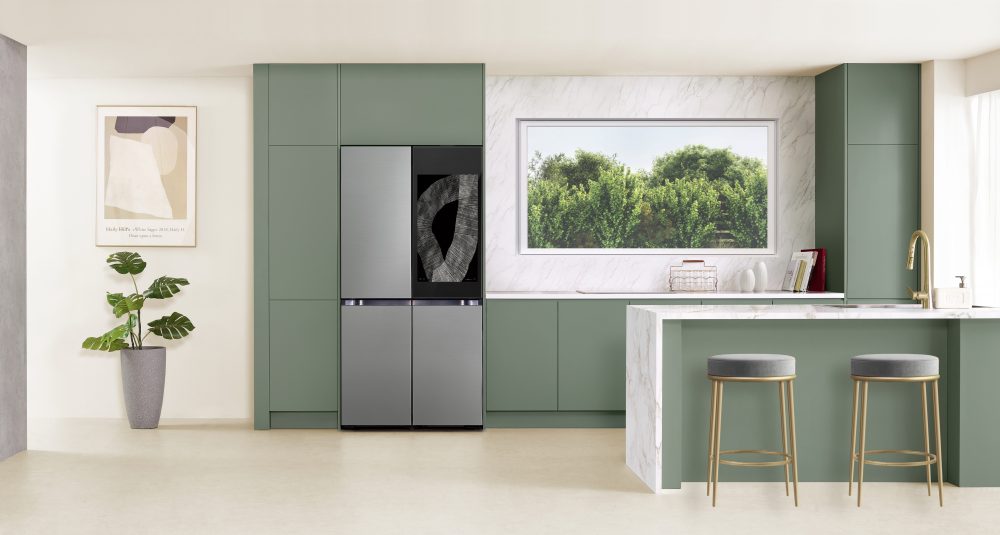 Kitchen-with-Bespoke-4-Door-Flex%E2%84%A2-Refrigerator-with-AI-Family-Hub%E2%84%A2-1-1000x535.jpg