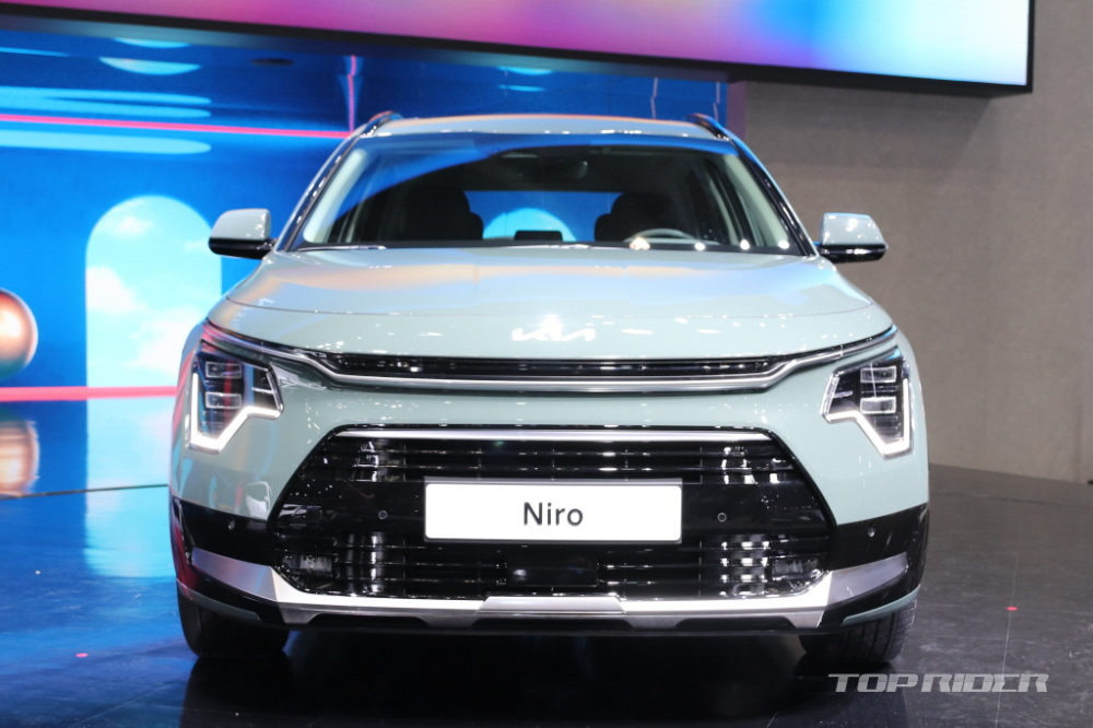 Cận cảnh thiết kế đầu xe của Kia Niro 2022