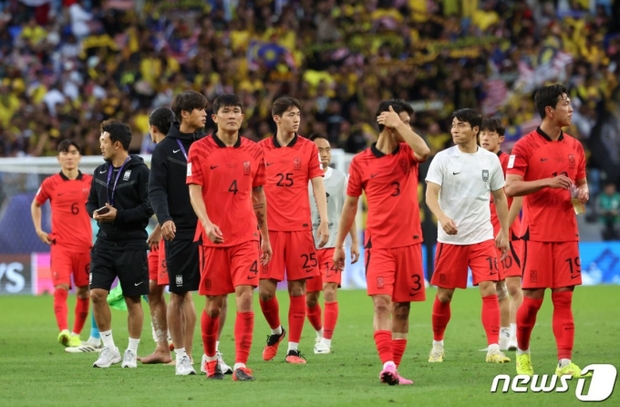 Truyền thông Hàn Quốc dậy sóng sau khi đội nhà nhận kết quả gây sốc tại Asian Cup 2023: Thật xấu hổ - Ảnh 2.