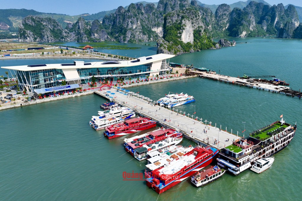 Bến cảng cao cấp Ao Tiên, huyện Vân Đồn vừa được đưa vào sử dụng. Ảnh: Đỗ Phương