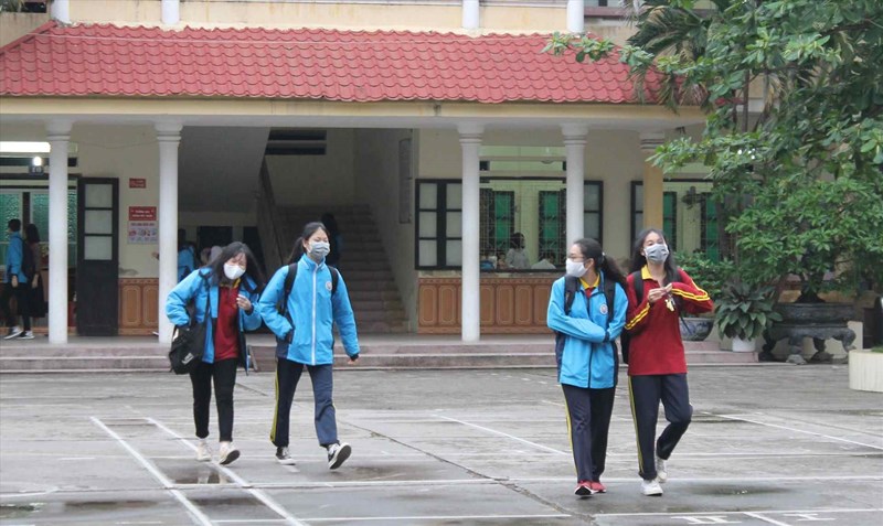 Phụ huynh phản ánh Trường THPT Lê Hồng Phong thu gần 3 triệu đồng/học sinh đi học tập trải nghiệm. Ảnh: Hoàng Khôi