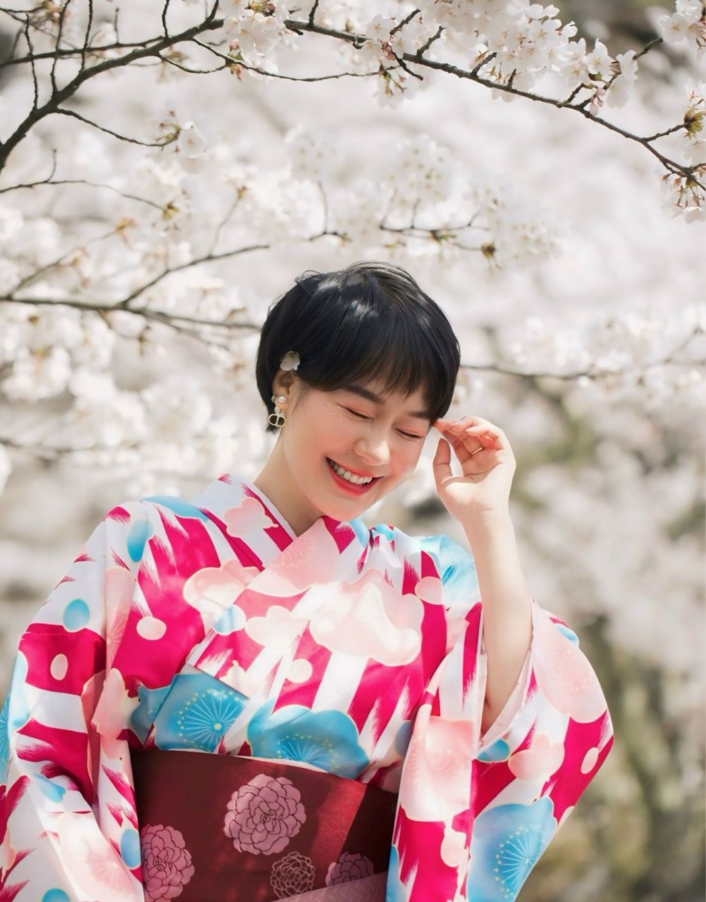 Khách Việt trải nghiệm mặc kimono, ngắm hoa anh đào ở Nhật Bản- Ảnh 1.