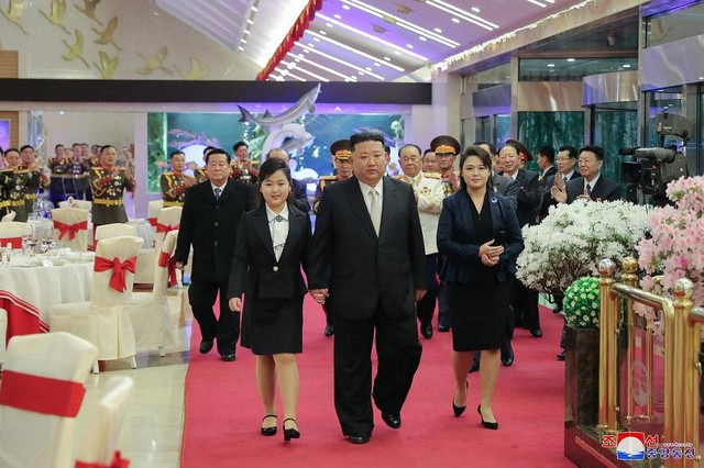 Vẻ ngoài của con gái ông Kim Jong-un gây chú ý- Ảnh 1.