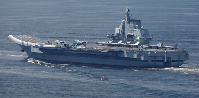 Nhật Bản điều chiến đấu cơ giám sát tàu sân bay Trung Quốc - Ảnh 1.
